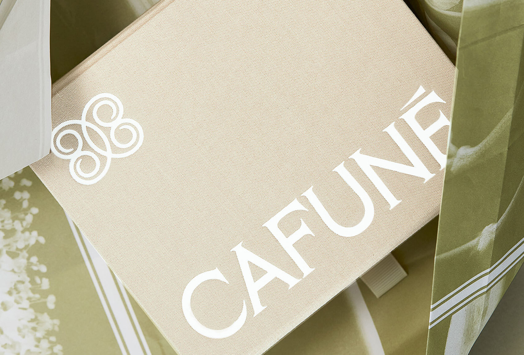 Cafun&eacute; on Visual Journal